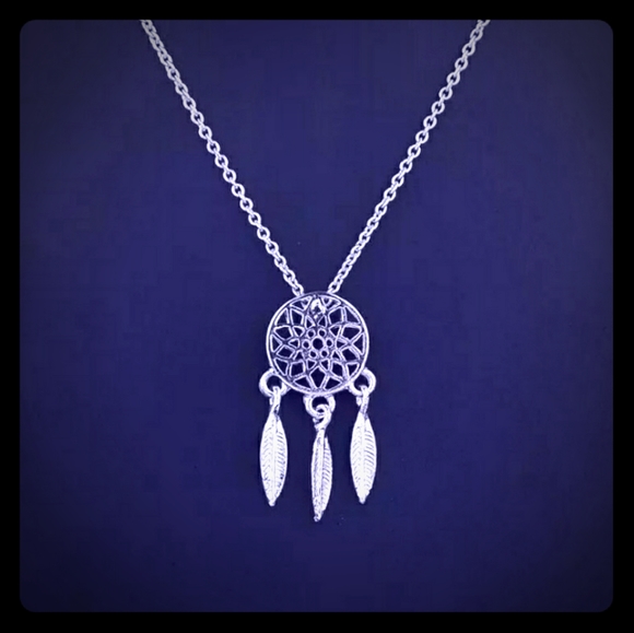 Moon & Sundry Jewelry - DREAMCATCHER NECKLACE- Silver plated new dainty